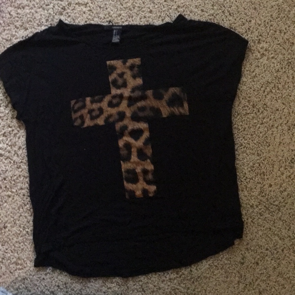 Leopard cross tee